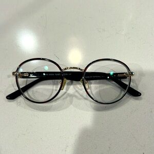 Round Tortoise Robert Mitchel Glasses